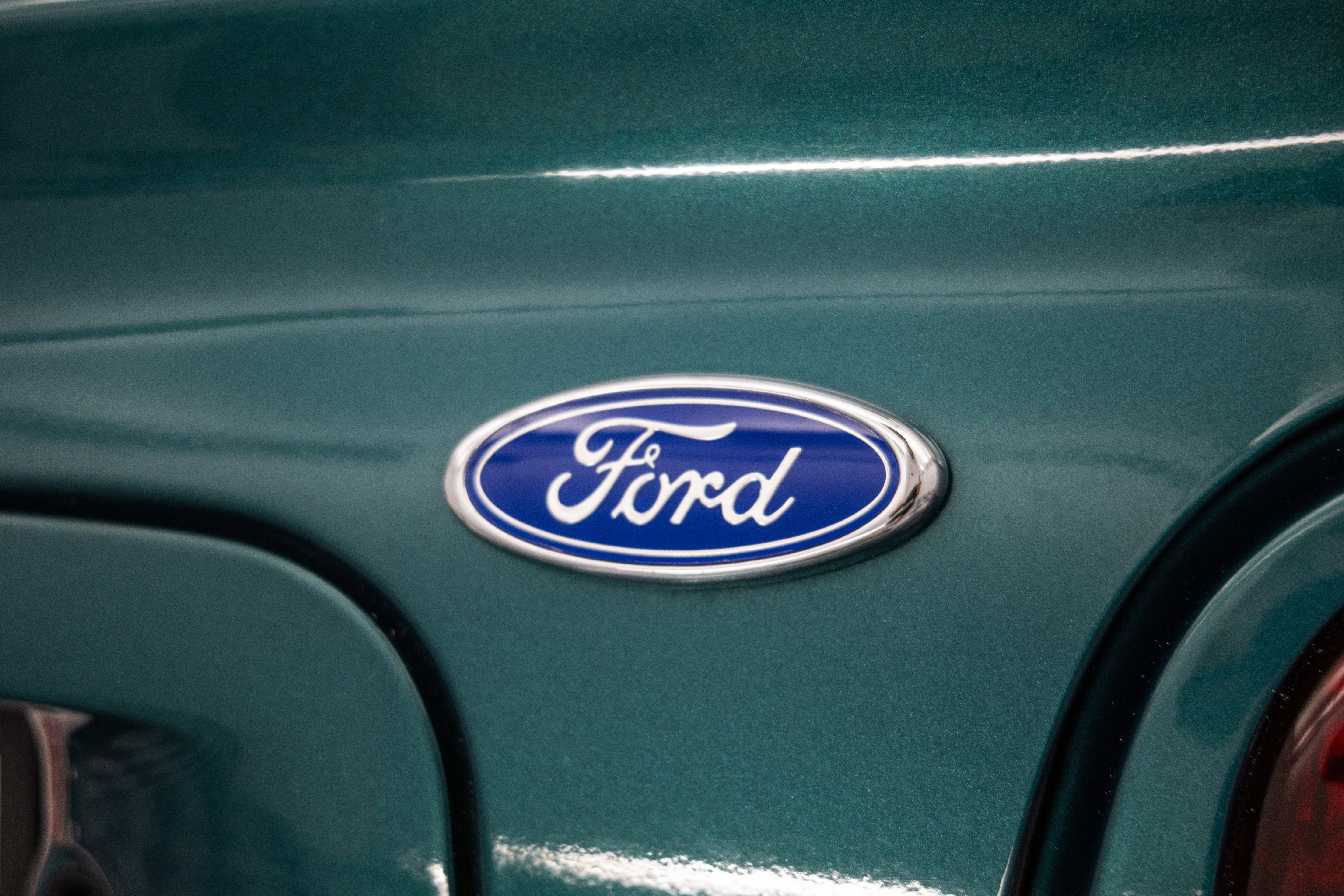 Used 1997 Ford Mustang Cobra RWD image 29