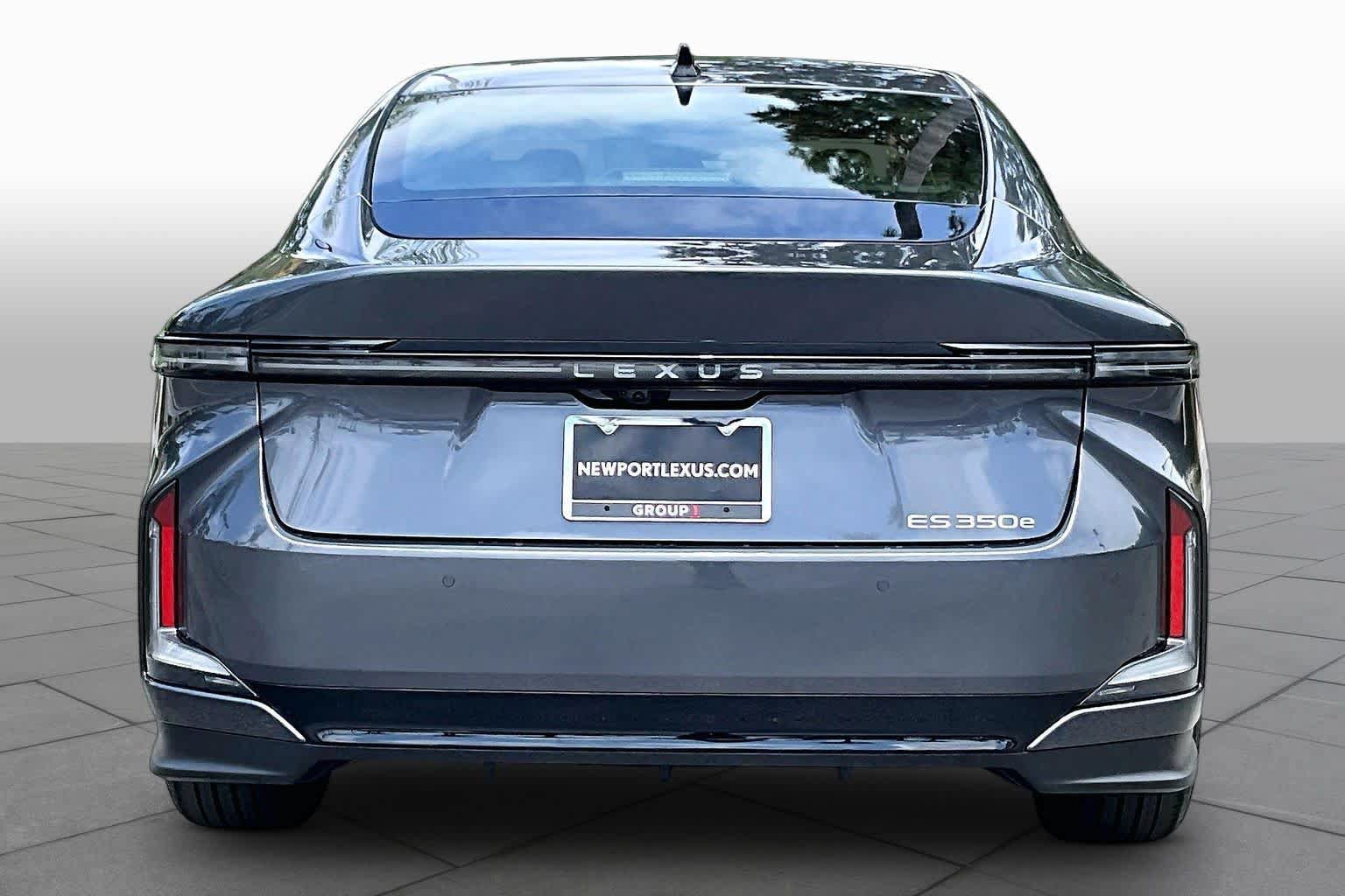 New 2026 Lexus ES 350e FWD image 4