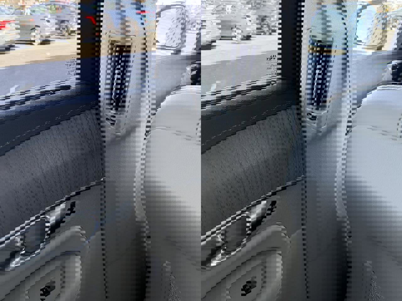 Used 2023 Volvo XC90 T8 Ultimate image 43