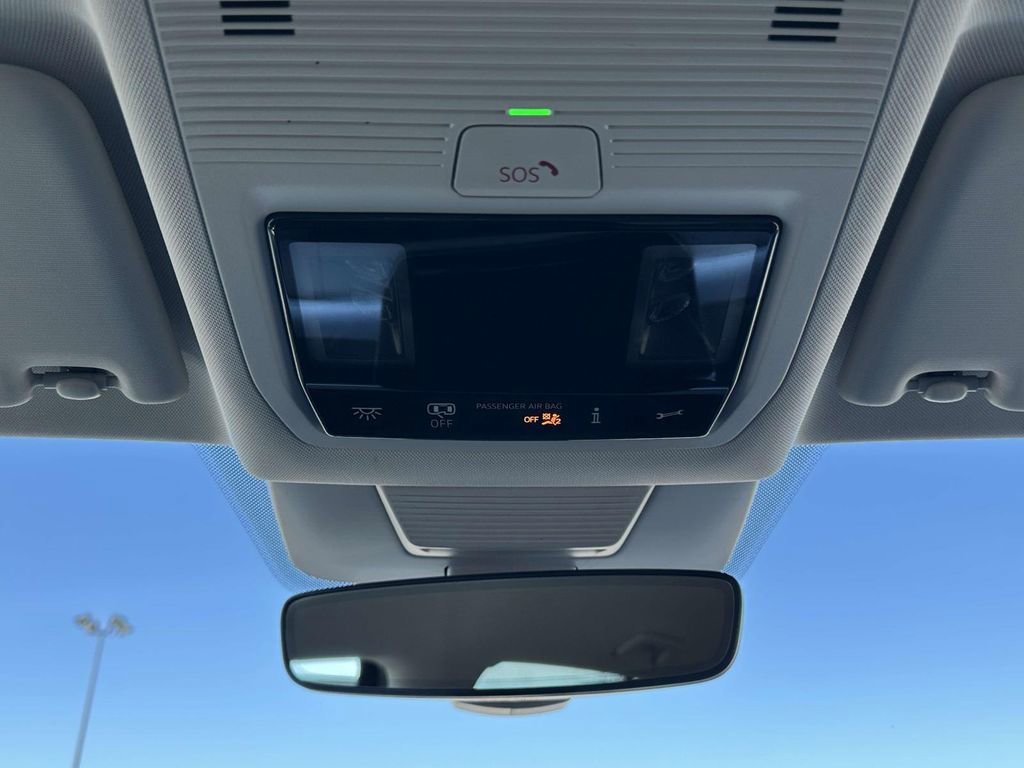 Certified 2025 Volkswagen Tiguan SE image 31