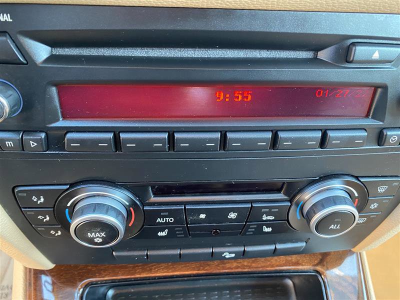 Used 2011 BMW 328i xDrive Sedan AWD/4WD image 35