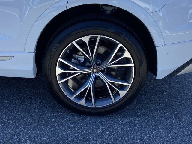 Used 2025 Audi Q8 Premium Plus w/ Premium Plus Package image 11