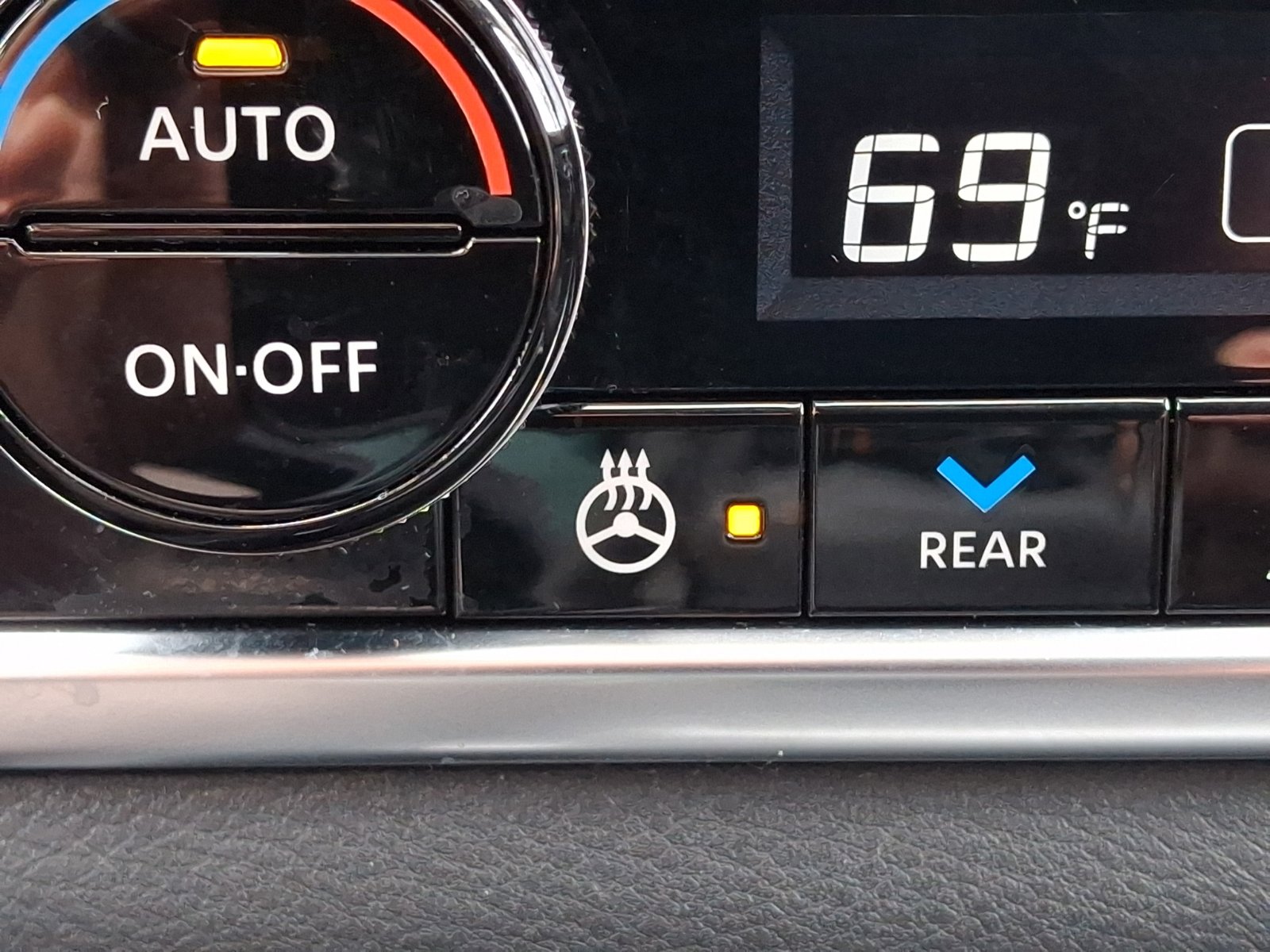 Used 2021 Nissan Rogue SL w/ Premium Package image 27