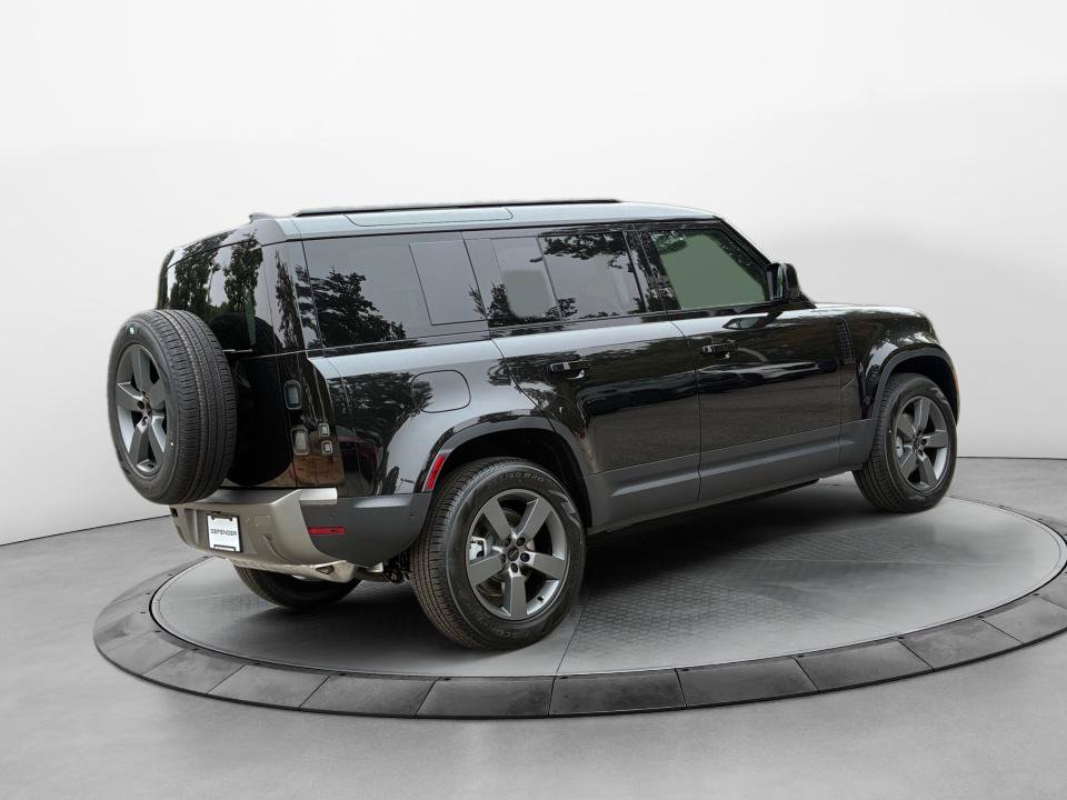 New 2026 Land Rover Defender 110 S AWD/4WD image 7