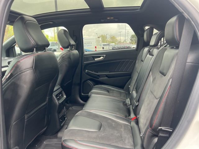 Used 2023 Ford Edge ST w/ Equipment Group 401A AWD/4WD image 18
