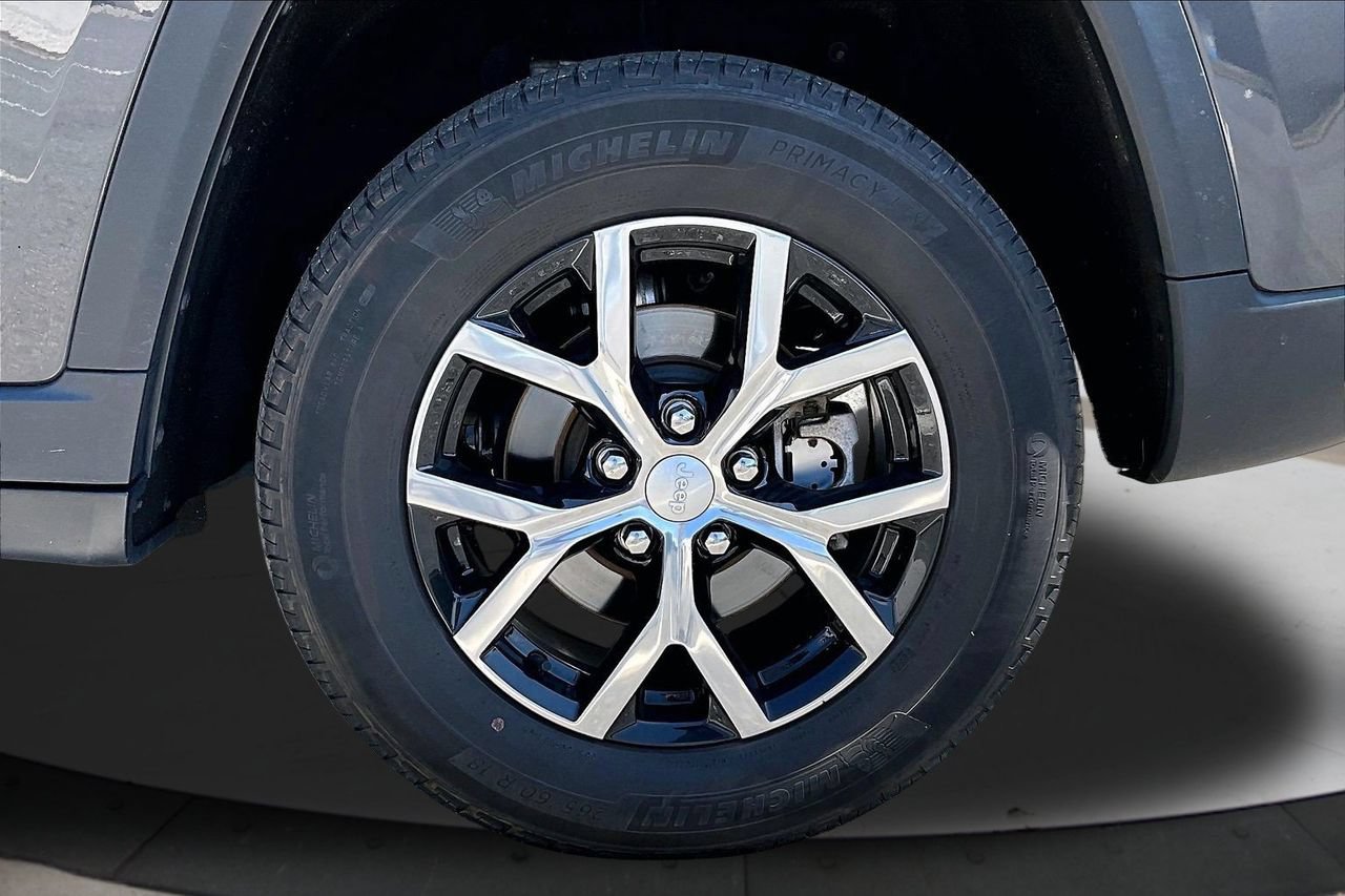 Certified 2023 Jeep Grand Cherokee Limited AWD/4WD image 35