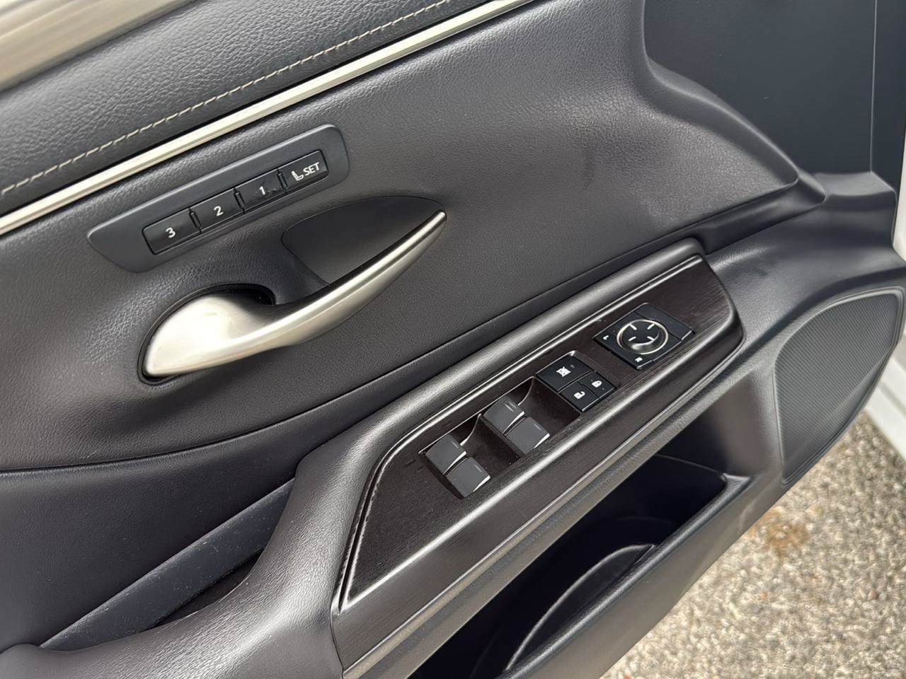 Used 2019 Lexus ES 350 F Sport w/ Accessory Package 2 FWD image 13