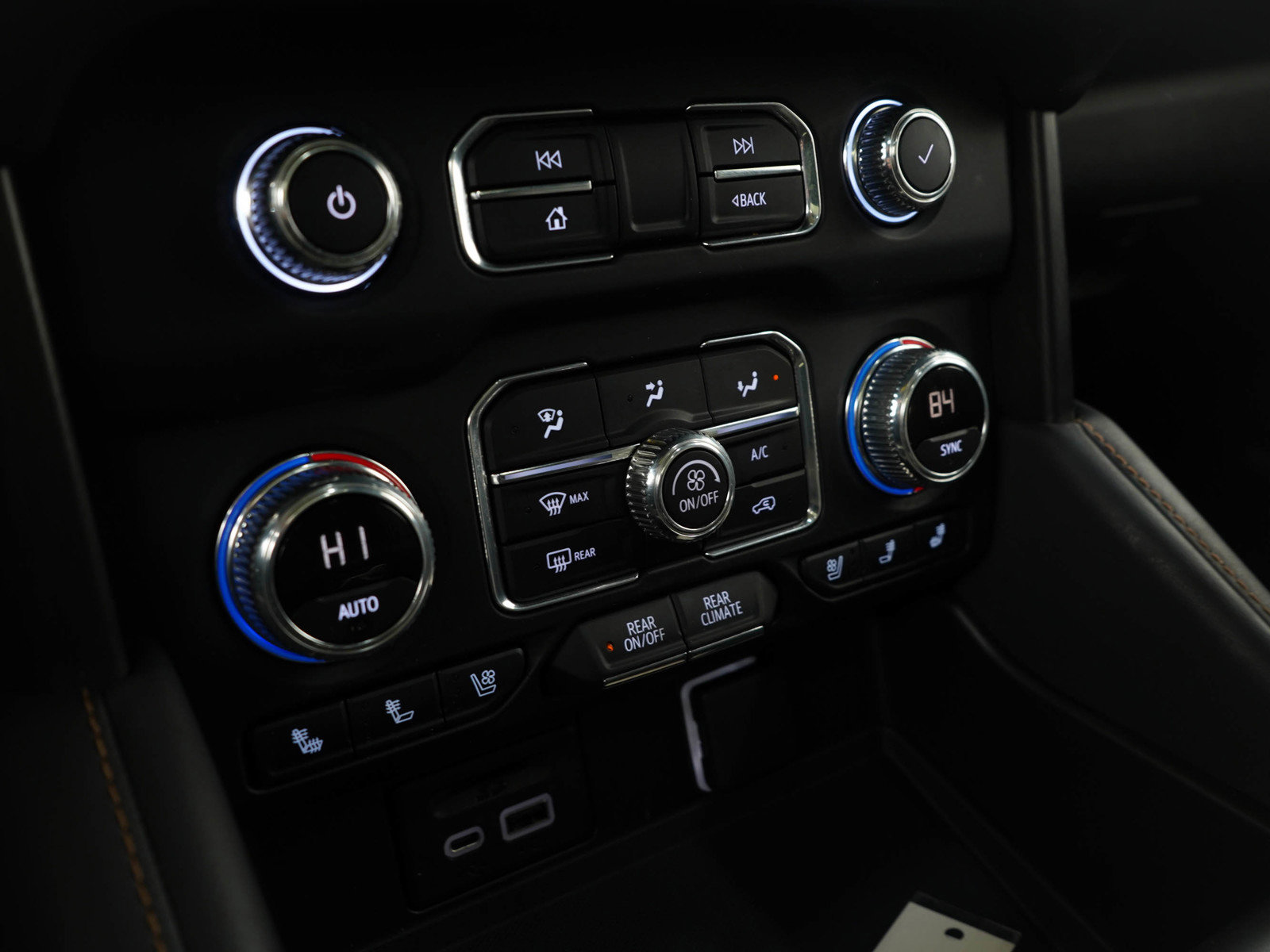 Used 2021 GMC Yukon XL AT4 w/ Technology Package image 22