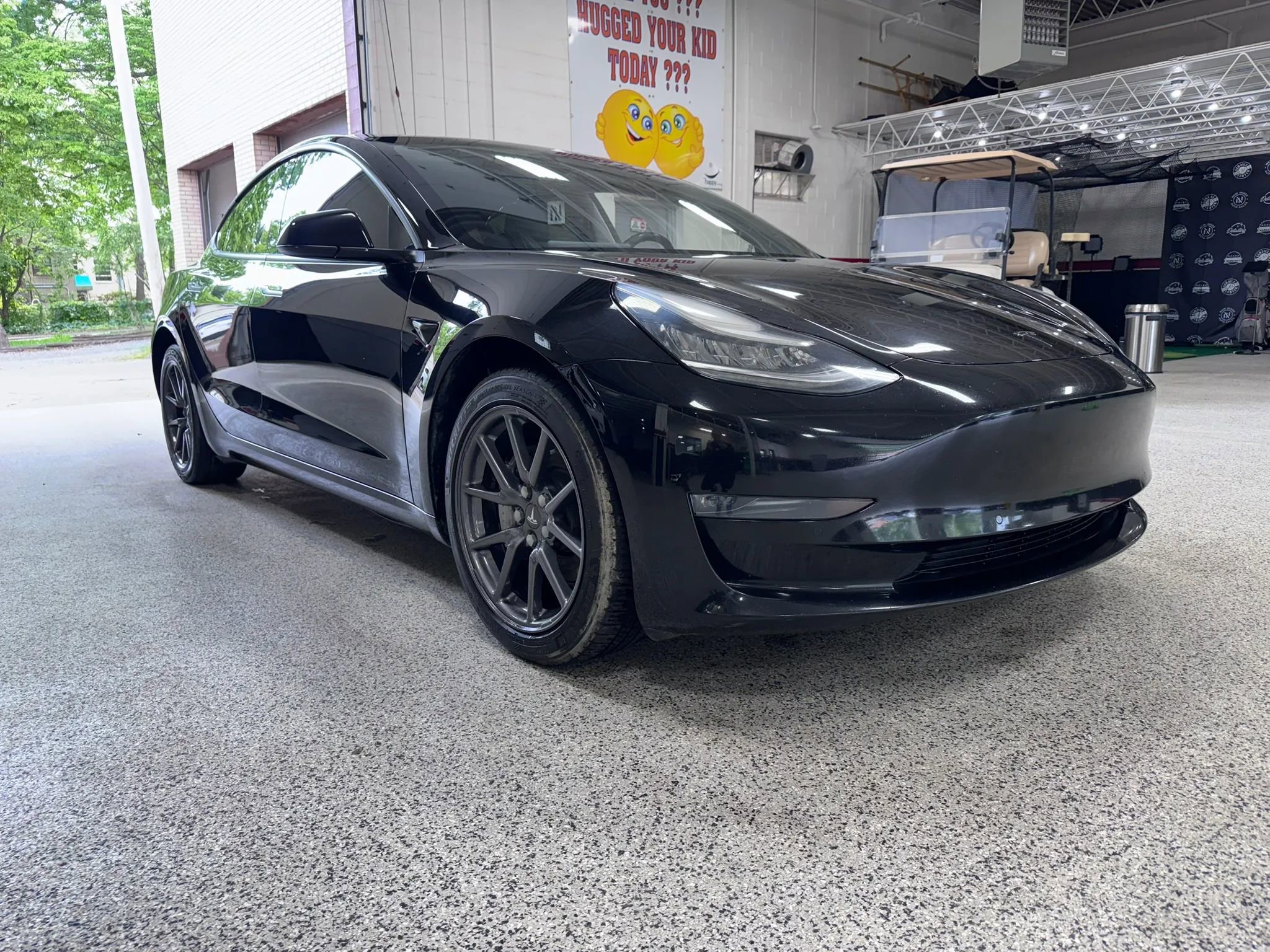 Used 2019 Tesla Model 3 Mid Range RWD image 1