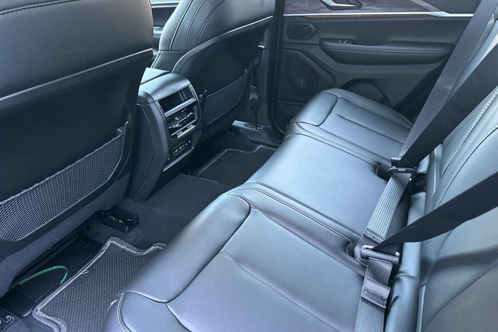 New 2026 Jeep Grand Cherokee Limited AWD/4WD image 12