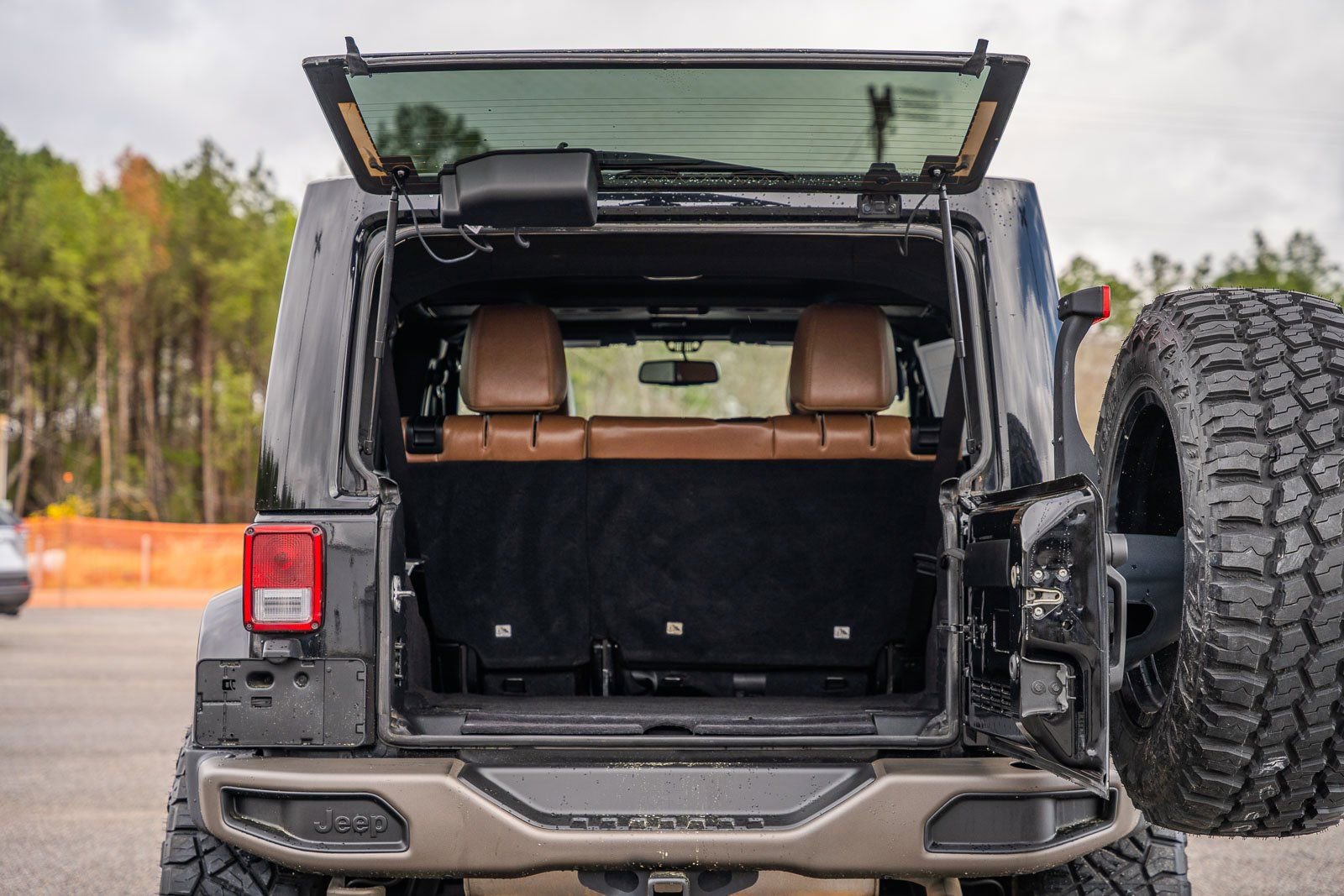 Used 2017 Jeep Wrangler Unlimited Sahara image 17