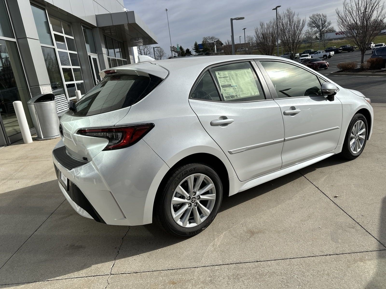 Used 2025 Toyota Corolla SE w/ SE Package FWD image 6