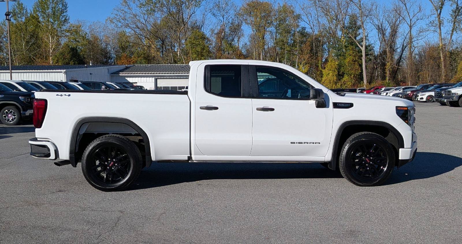 Used 2023 GMC Sierra 1500 Pro w/ Graphite Edition AWD/4WD image 6
