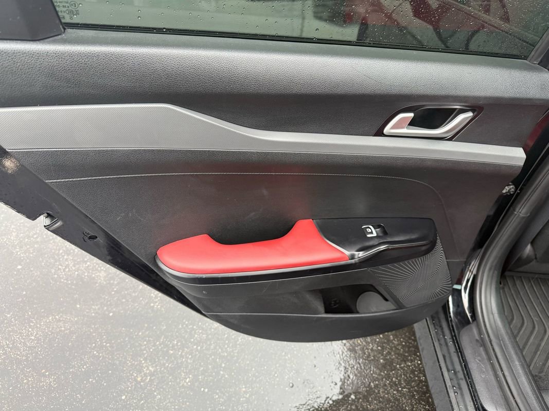 Used 2023 Kia K5 GT-Line image 12