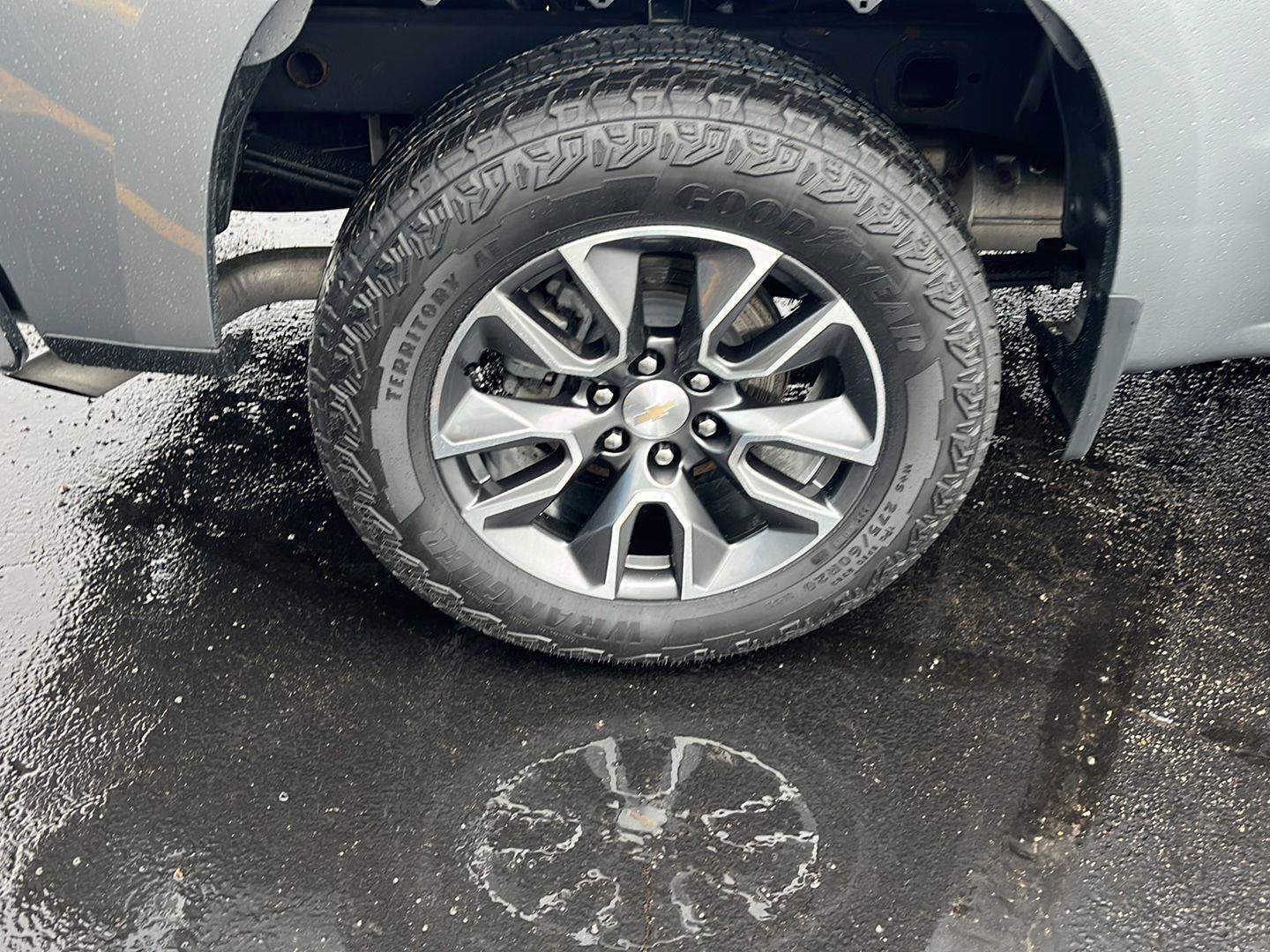 Used 2024 Chevrolet Silverado 1500 LT AWD/4WD image 33