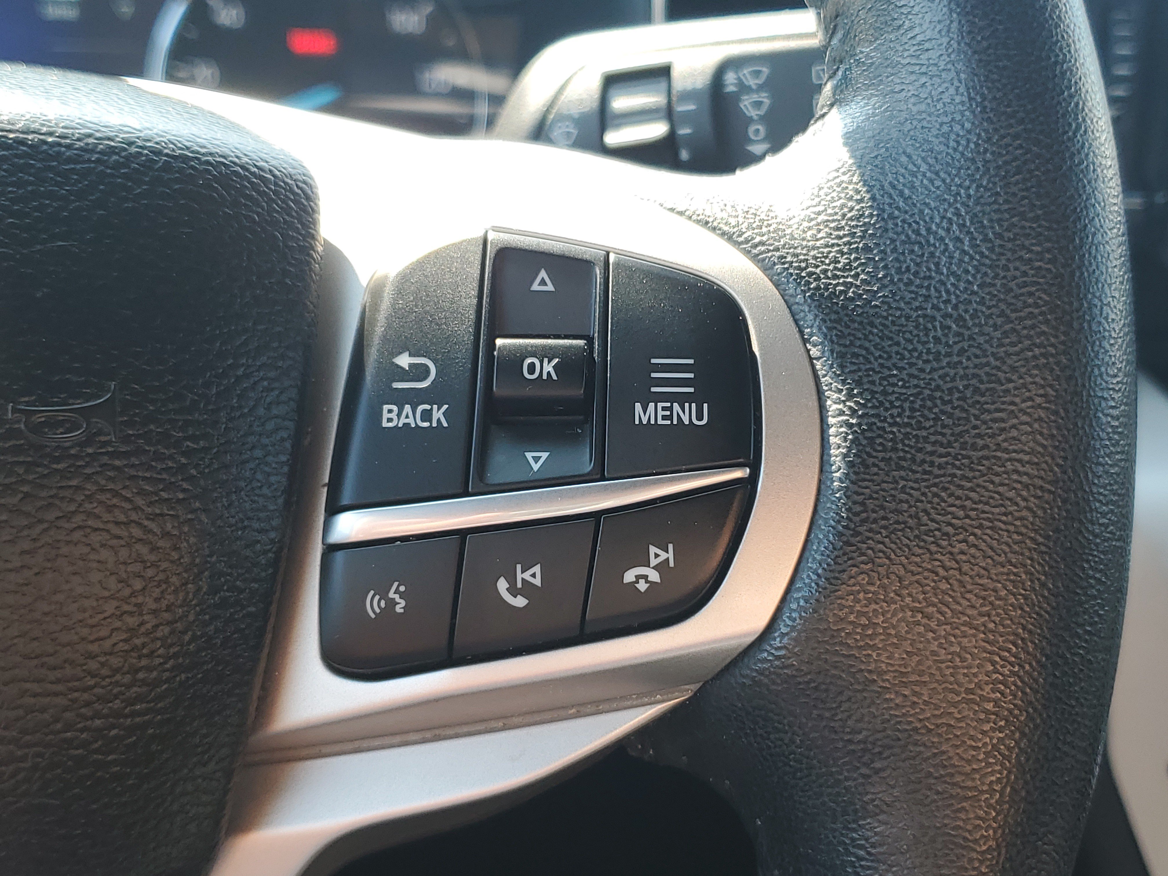 Used 2023 Ford Explorer XLT w/ Equipment Group 202A AWD/4WD image 26
