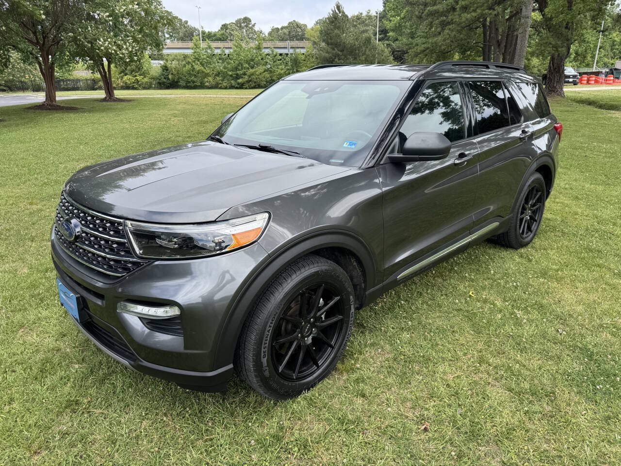 Used 2020 Ford Explorer XLT w/ Equipment Group 202A RWD image 2