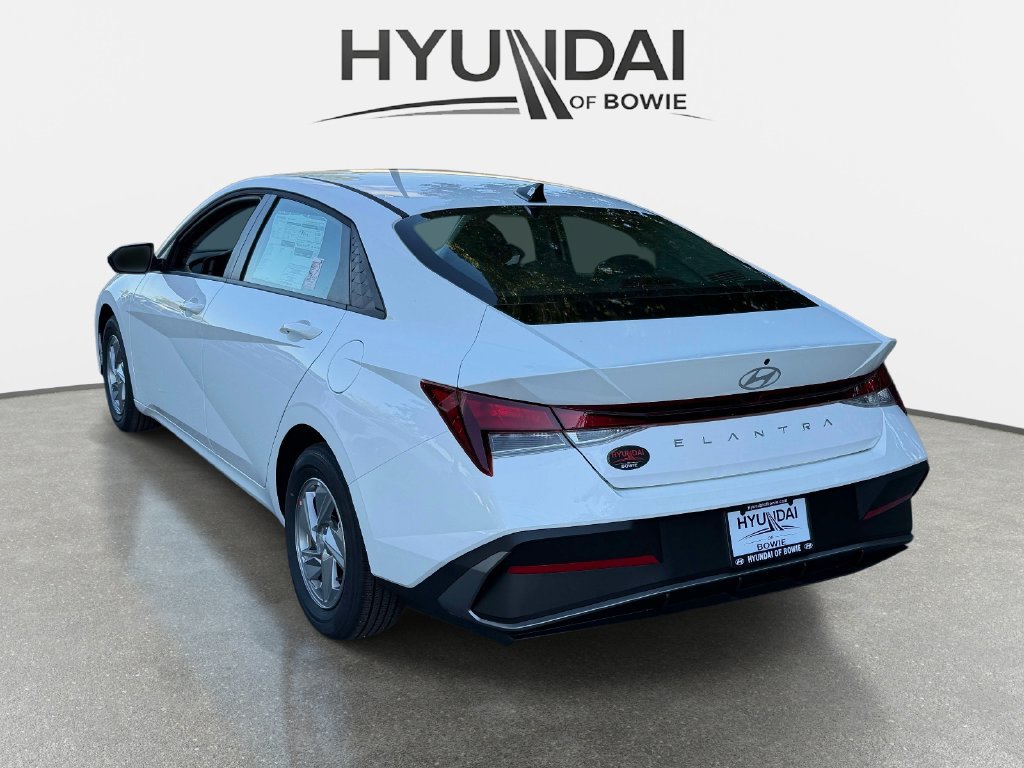 New 2026 Hyundai Elantra SE FWD image 4