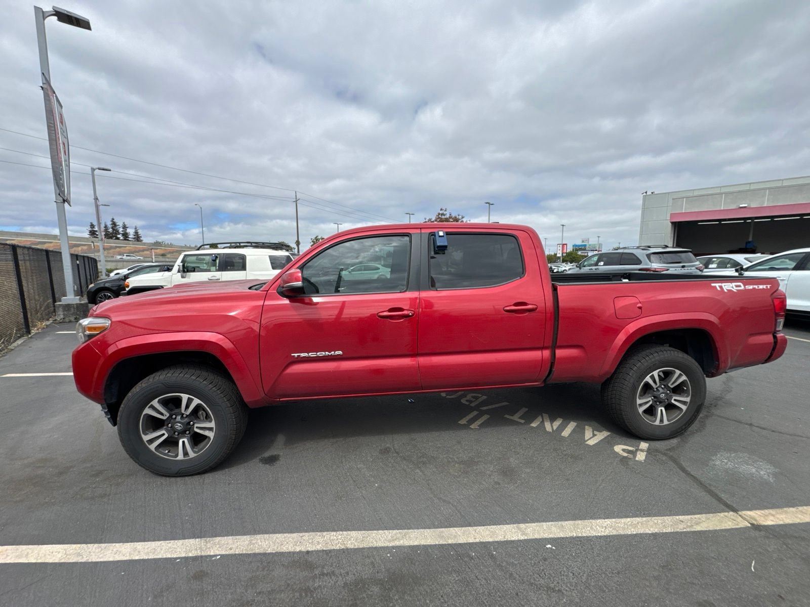 Used 2016 Toyota Tacoma TRD Sport RWD image 4