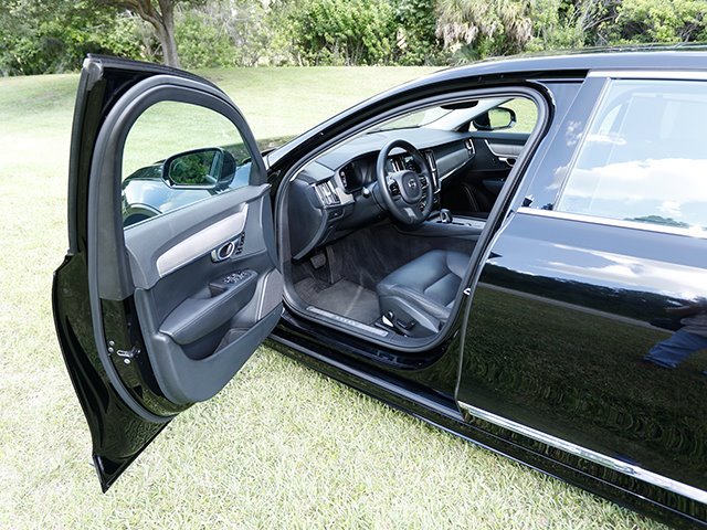 Used 2024 Volvo S90 B6 Plus AWD/4WD image 12