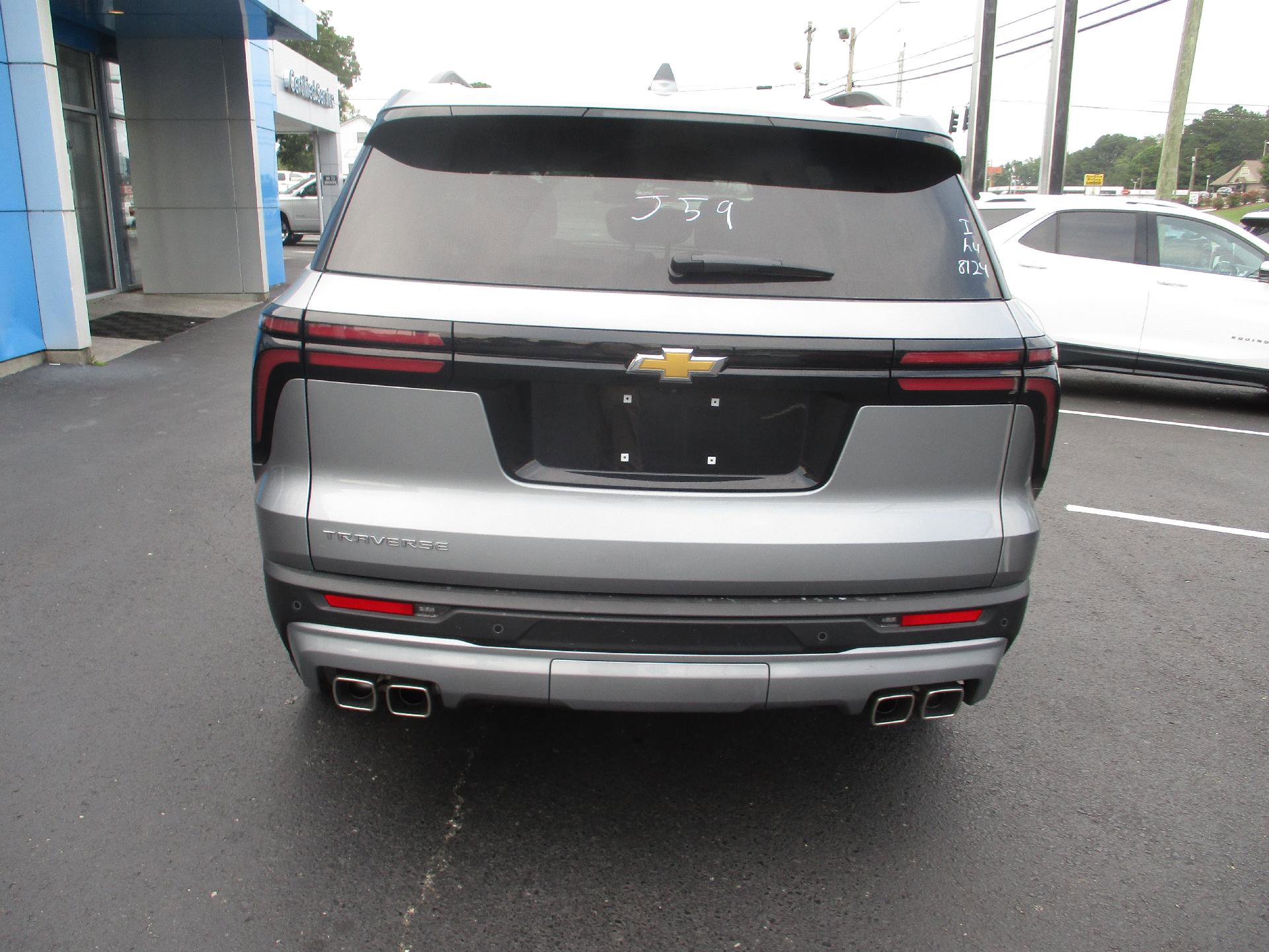 Used 2025 Chevrolet Traverse LT image 5