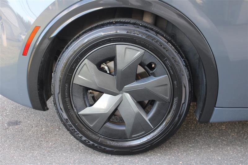 Used 2024 Toyota Prius LE image 8