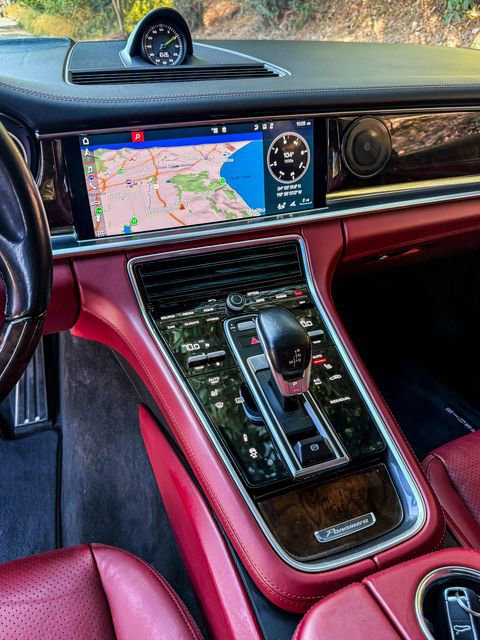 Used 2018 Porsche Panamera 4 image 7