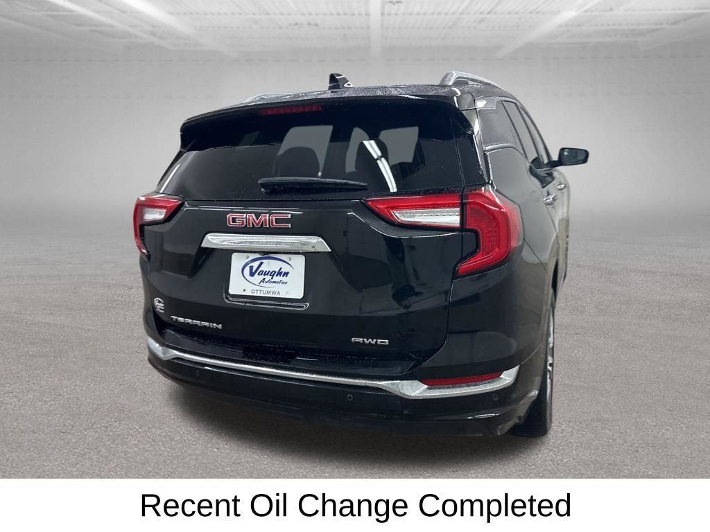 Used 2024 GMC Terrain Denali w/ Denali Premium Package image 12