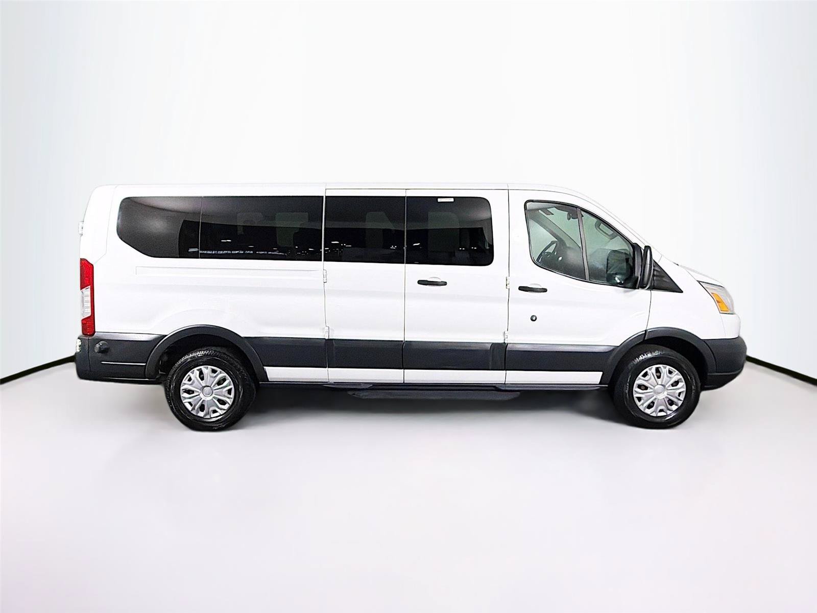 Used 2016 Ford Transit 350 XLT RWD image 12