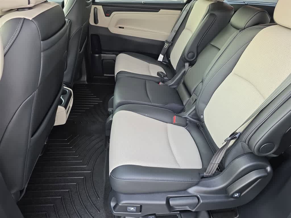 Used 2025 Honda Odyssey Elite image 18