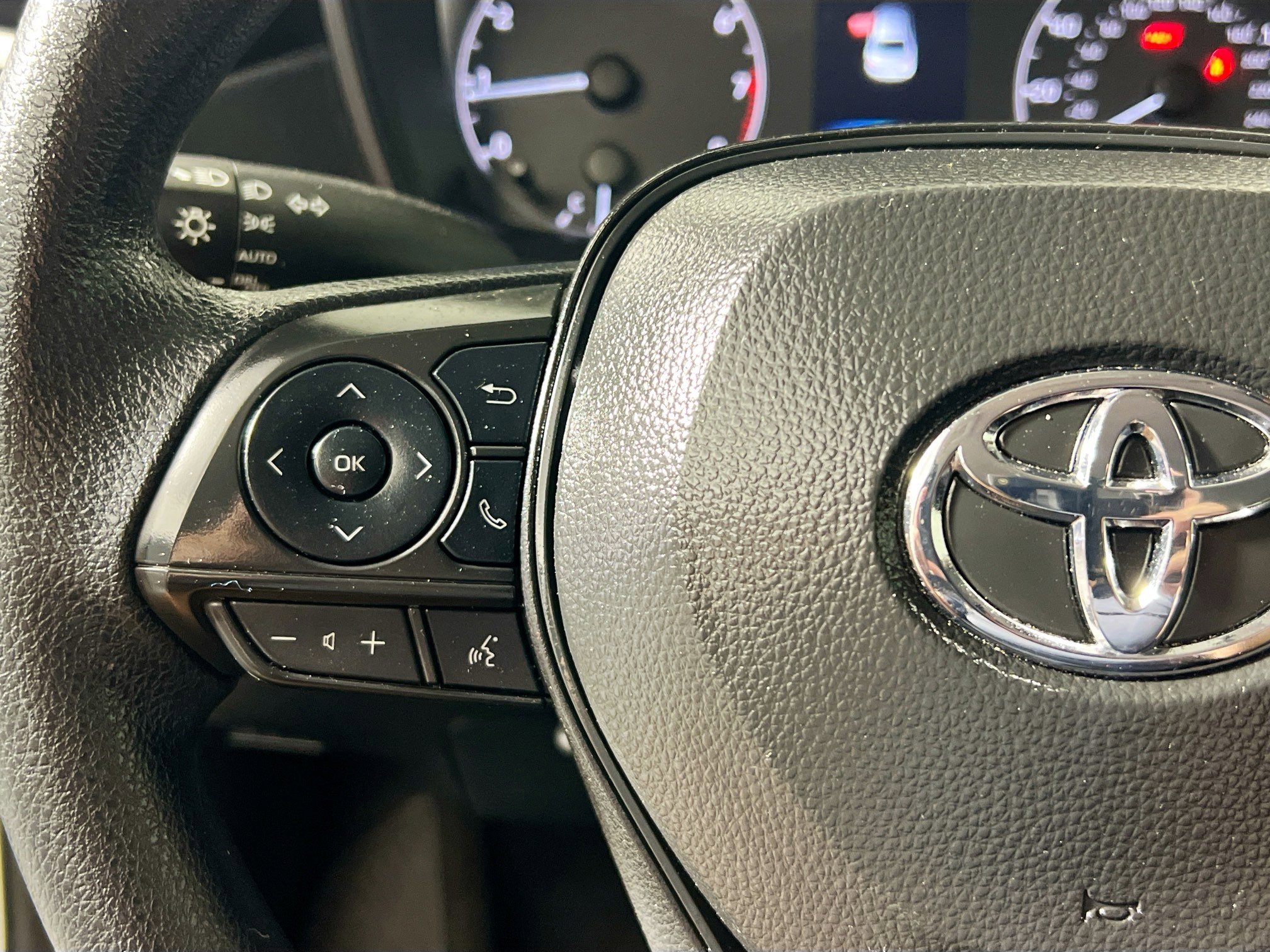 Used 2025 Toyota Corolla LE image 18