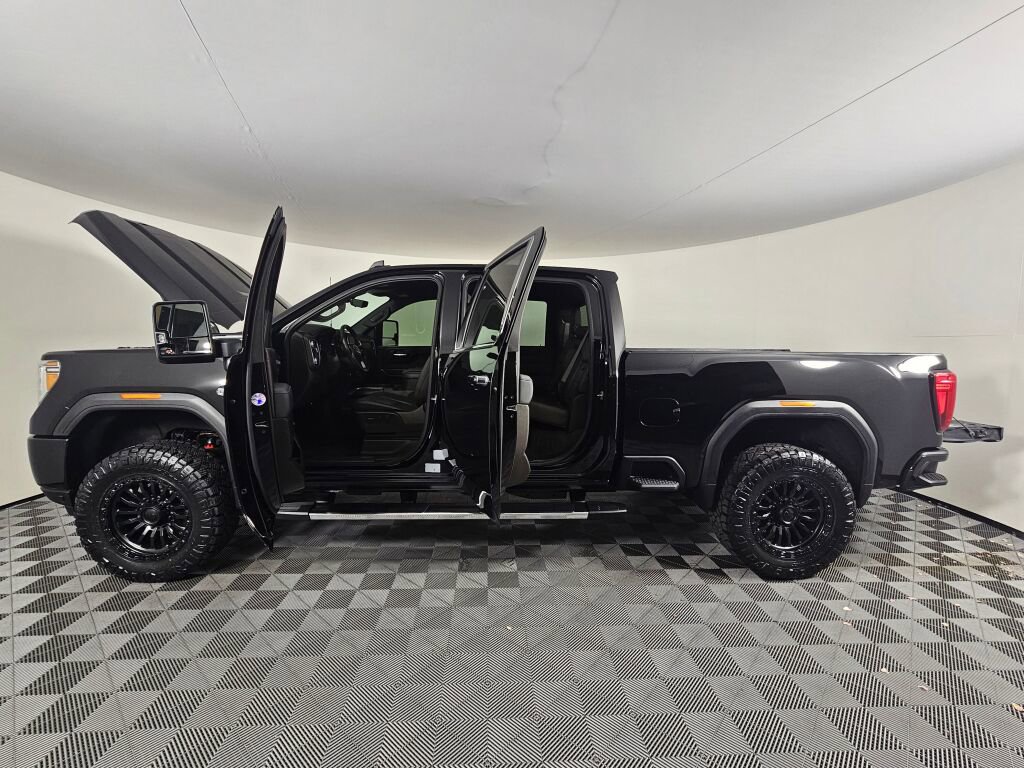Used 2022 GMC Sierra 3500 Denali w/ Denali Ultimate Package AWD/4WD image 17