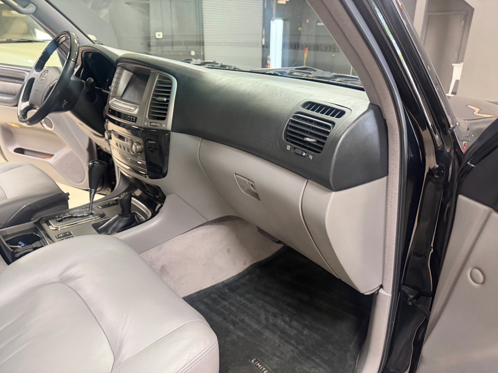 Used 2007 Lexus LX 470 4WD image 23