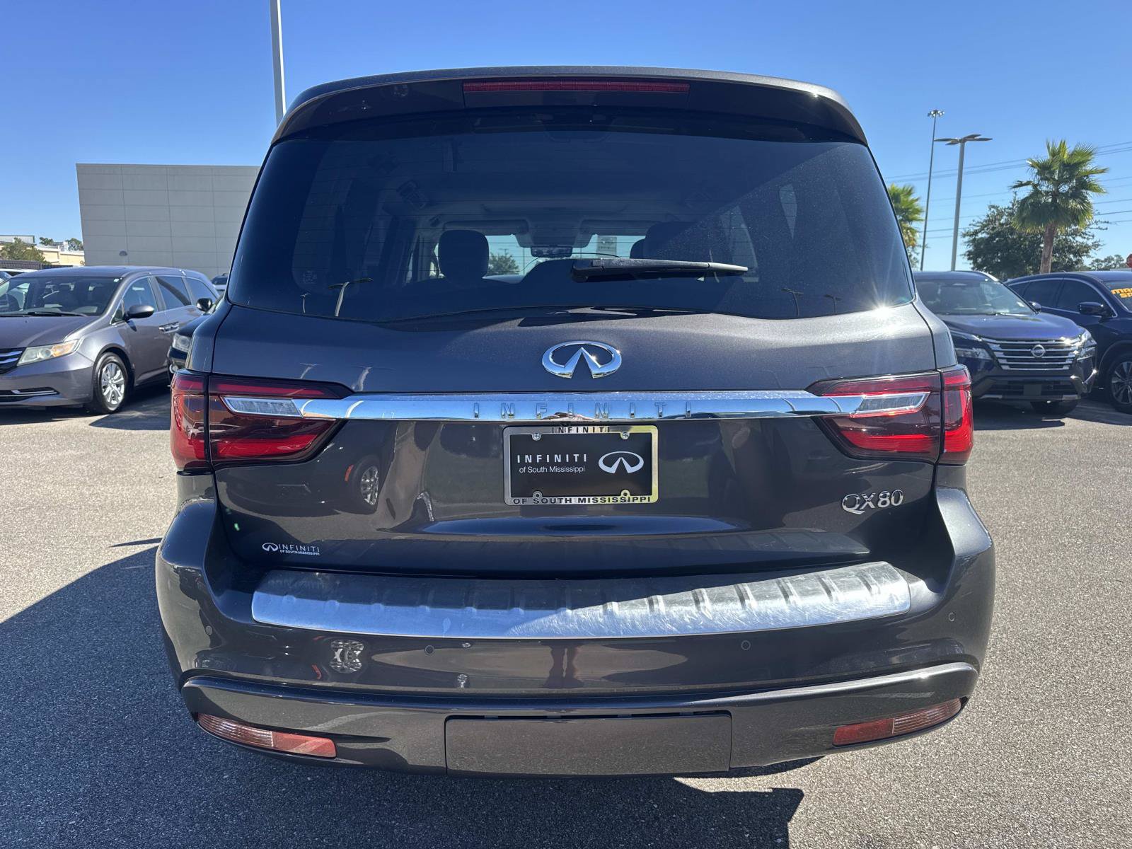 Certified 2024 INFINITI QX80 Luxe RWD image 6