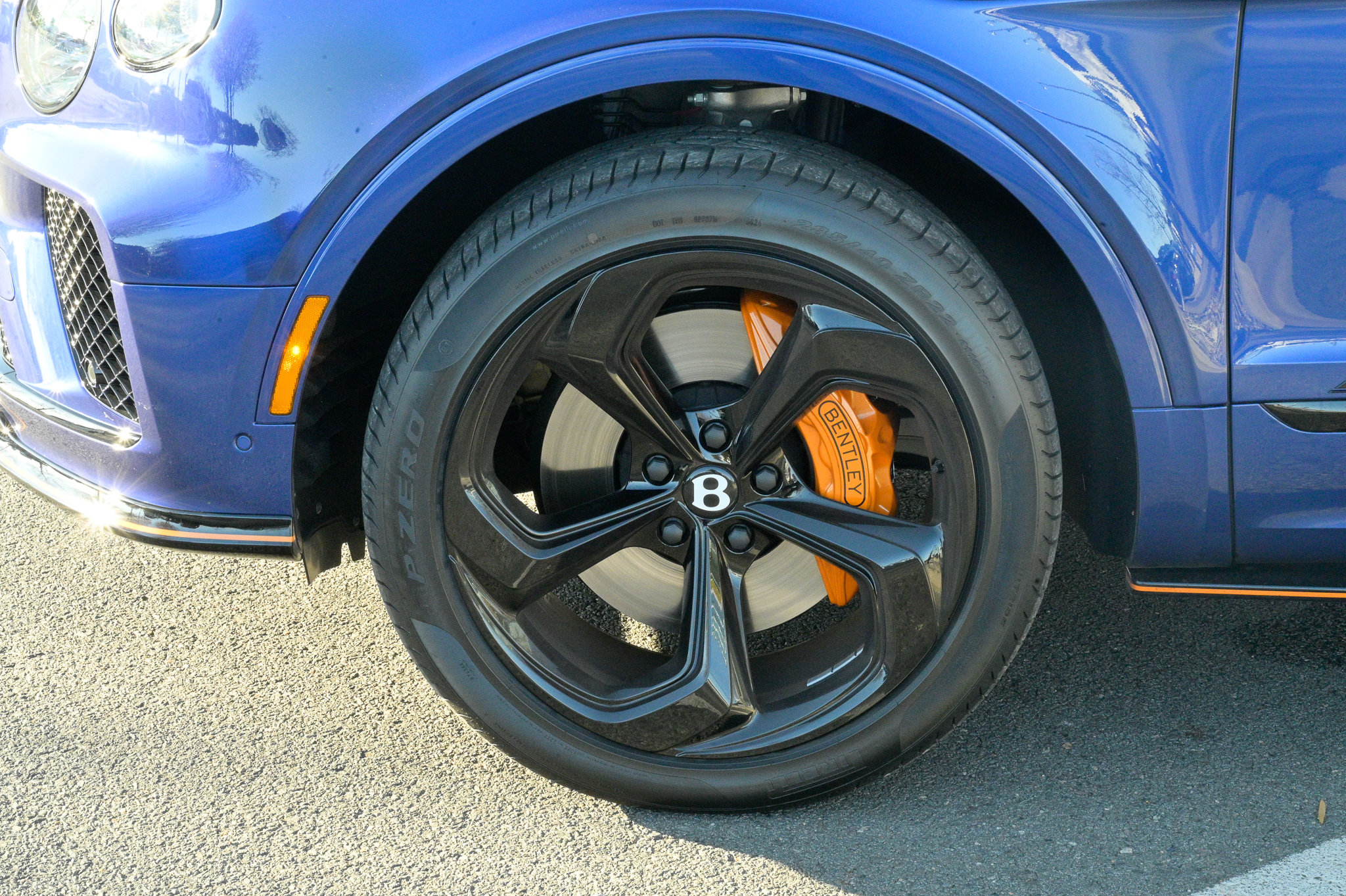 Used 2025 Bentley Bentayga image 9