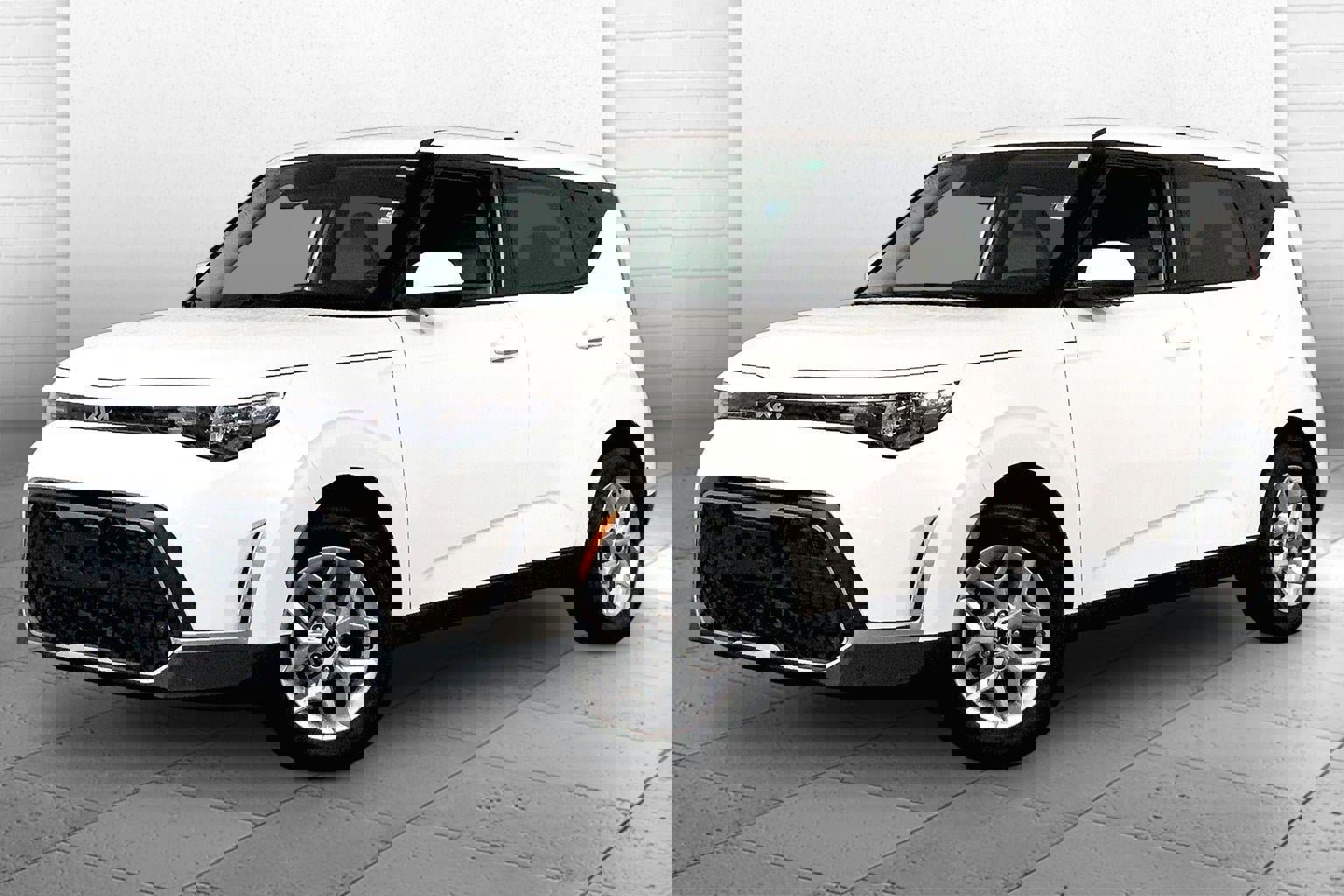 Used 2025 Kia Soul LX FWD image 12