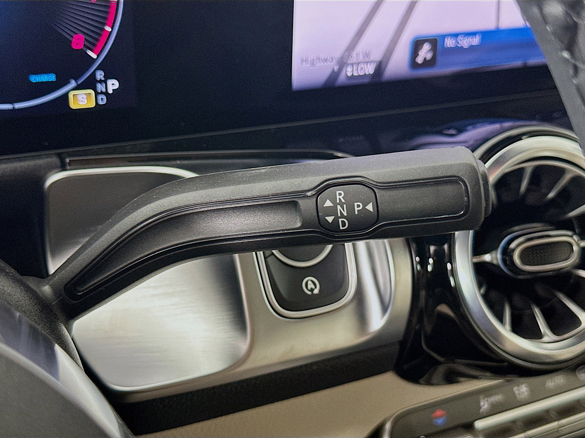 Certified 2025 Mercedes-Benz GLB 250 4MATIC image 21