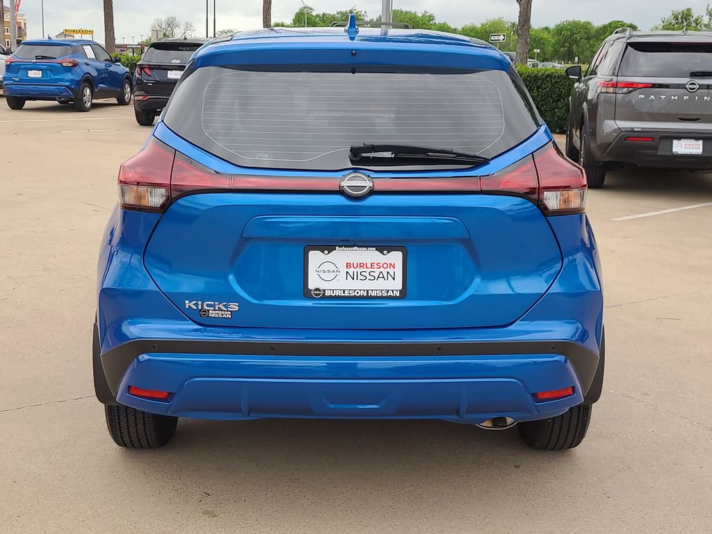 Certified 2025 Nissan Kicks Play S FWD image 3