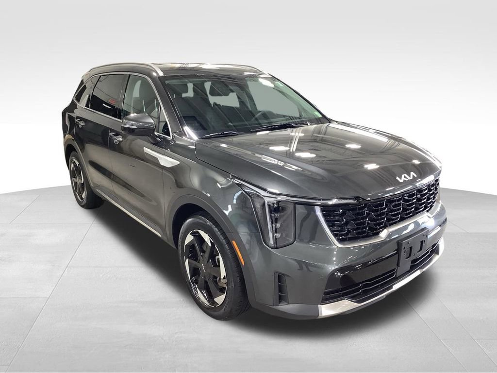 Certified 2025 Kia Sorento EX image 3