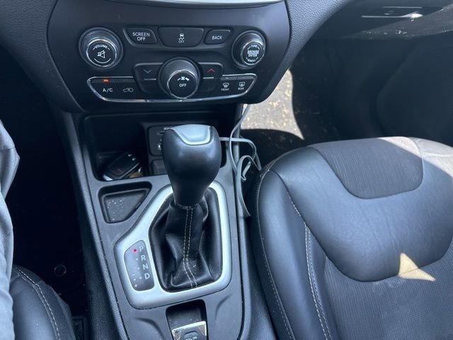 Used 2018 Jeep Cherokee Latitude Plus image 13