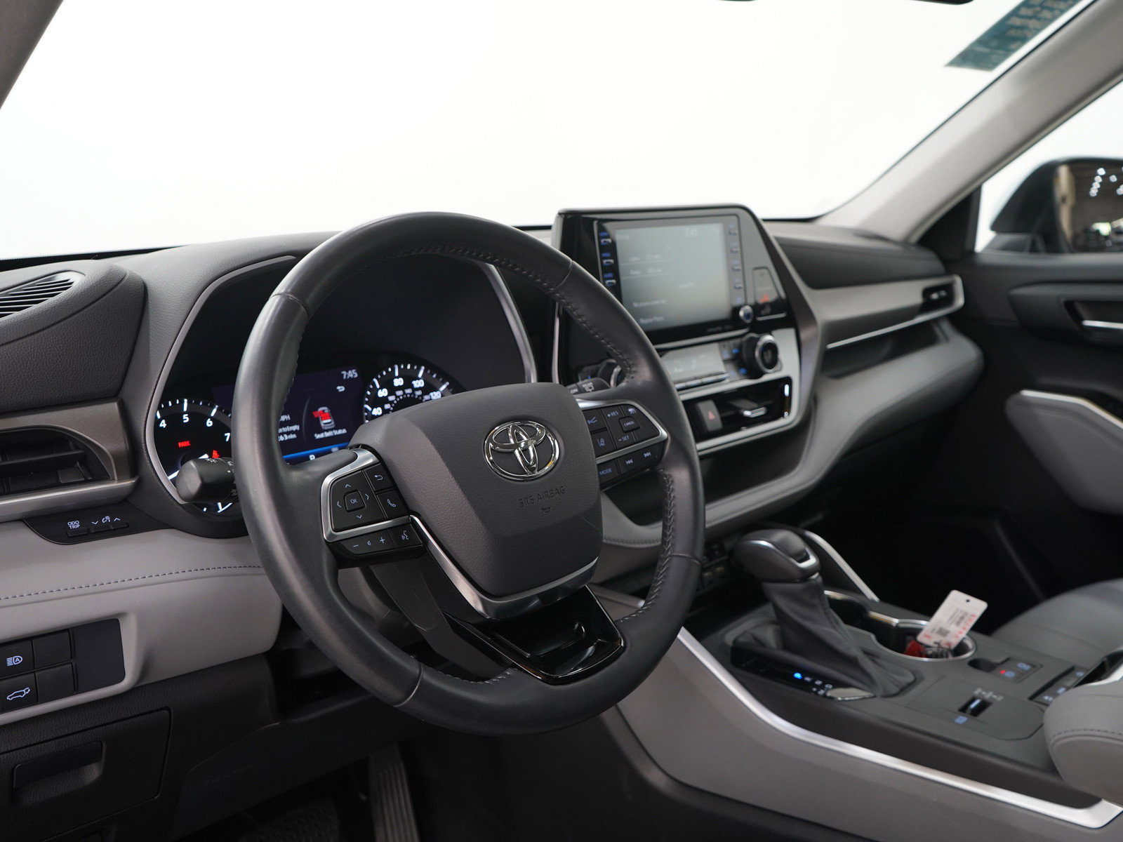 Used 2021 Toyota Highlander XLE FWD image 26