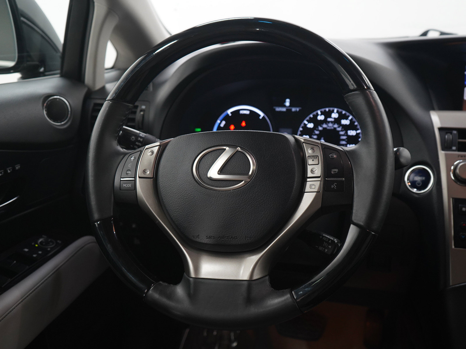 Used 2015 Lexus RX 450h AWD image 17