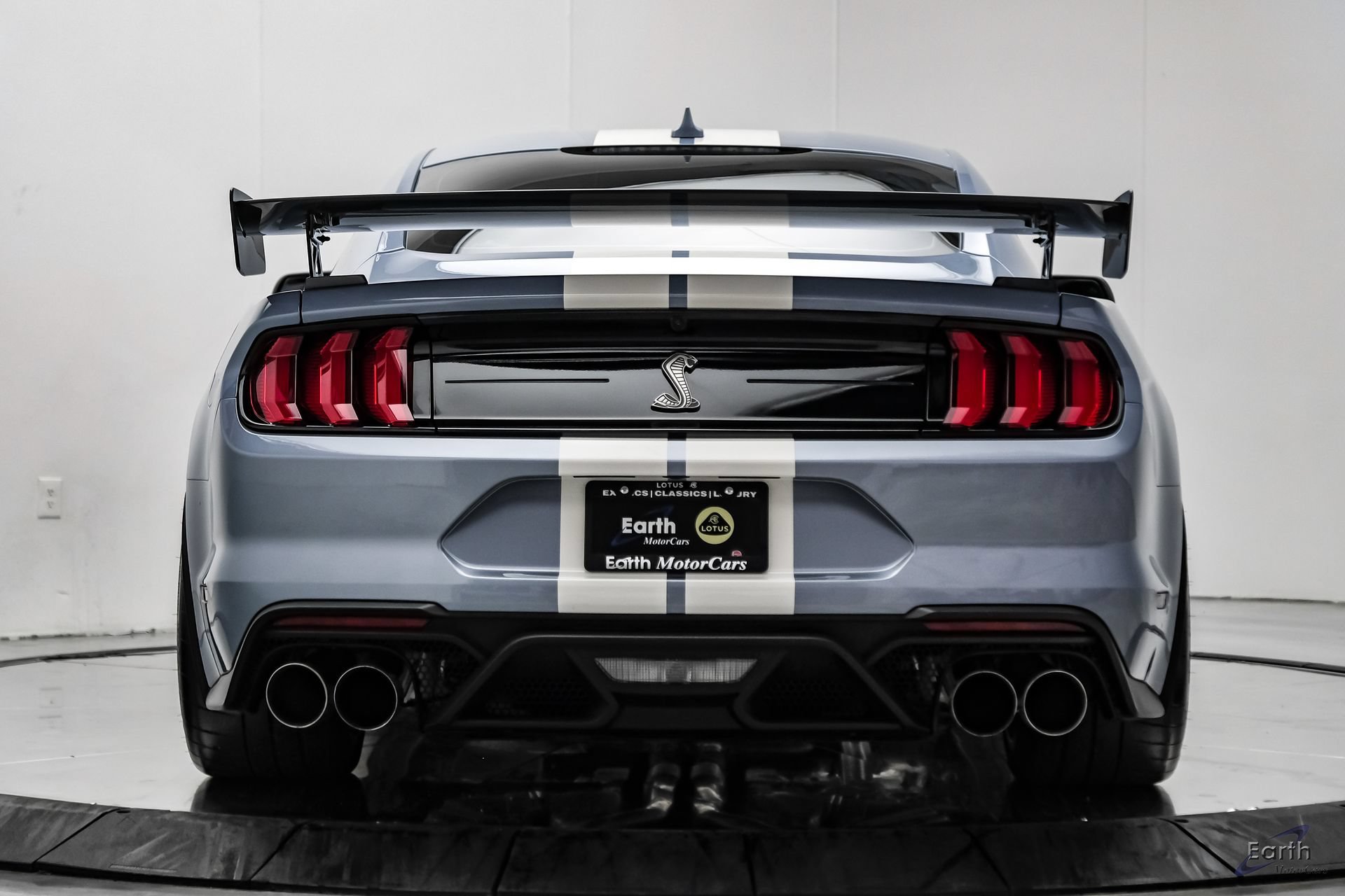 Used 2022 Ford Mustang Shelby GT500 w/ Carbon Fiber Track Pack RWD image 15