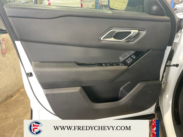 Used 2025 Land Rover Range Rover Velar Dynamic SE image 10