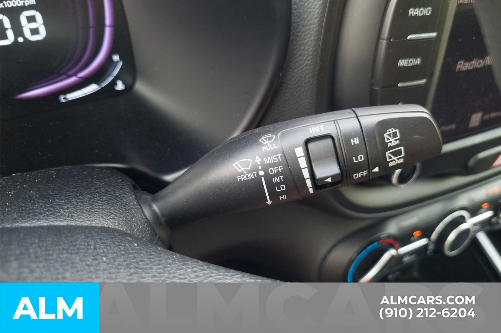 Used 2025 Kia Soul LX w/ LX Technology Package FWD image 17