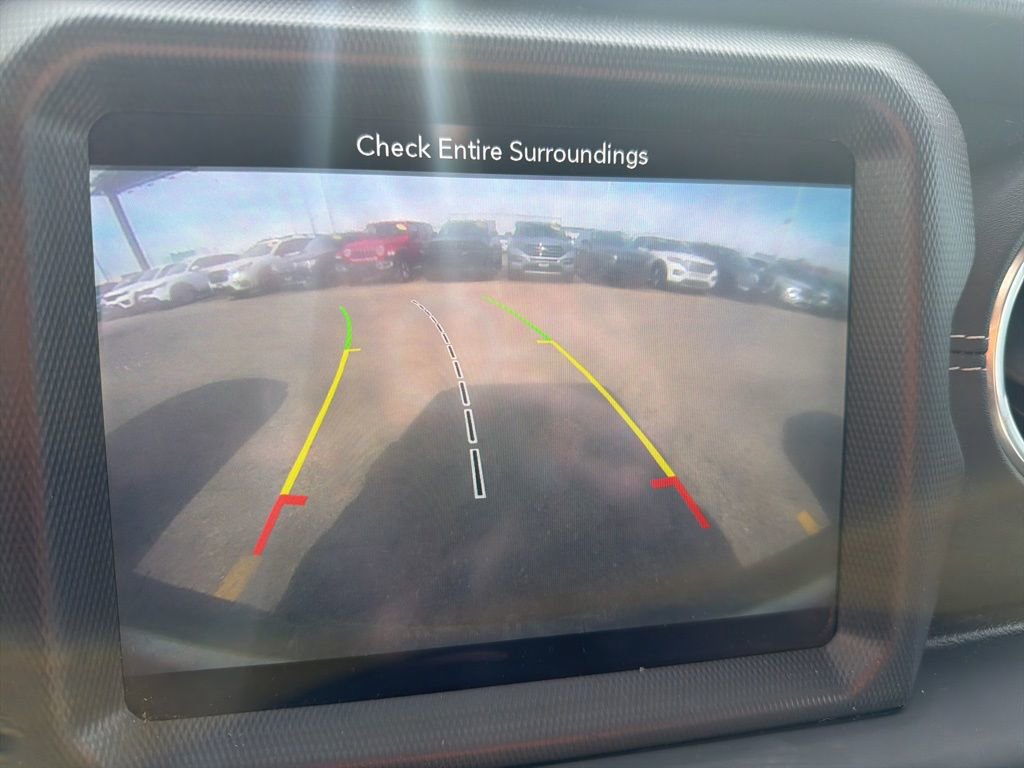 Used 2019 Jeep Wrangler Unlimited Sahara w/ Uconnect 4C Nav & Sound Group image 14