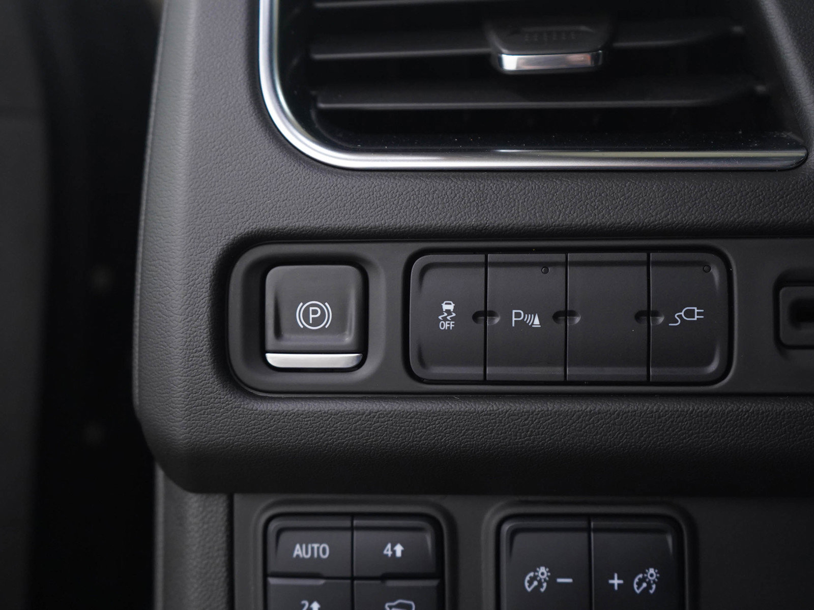 Used 2021 Chevrolet Suburban LT image 30