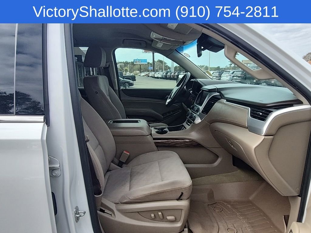 Used 2017 GMC Yukon XL SLE w/ SLE Value Package image 31