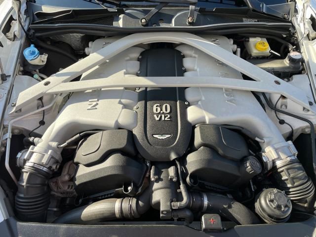Used 2015 Aston Martin DB9 Coupe RWD image 5