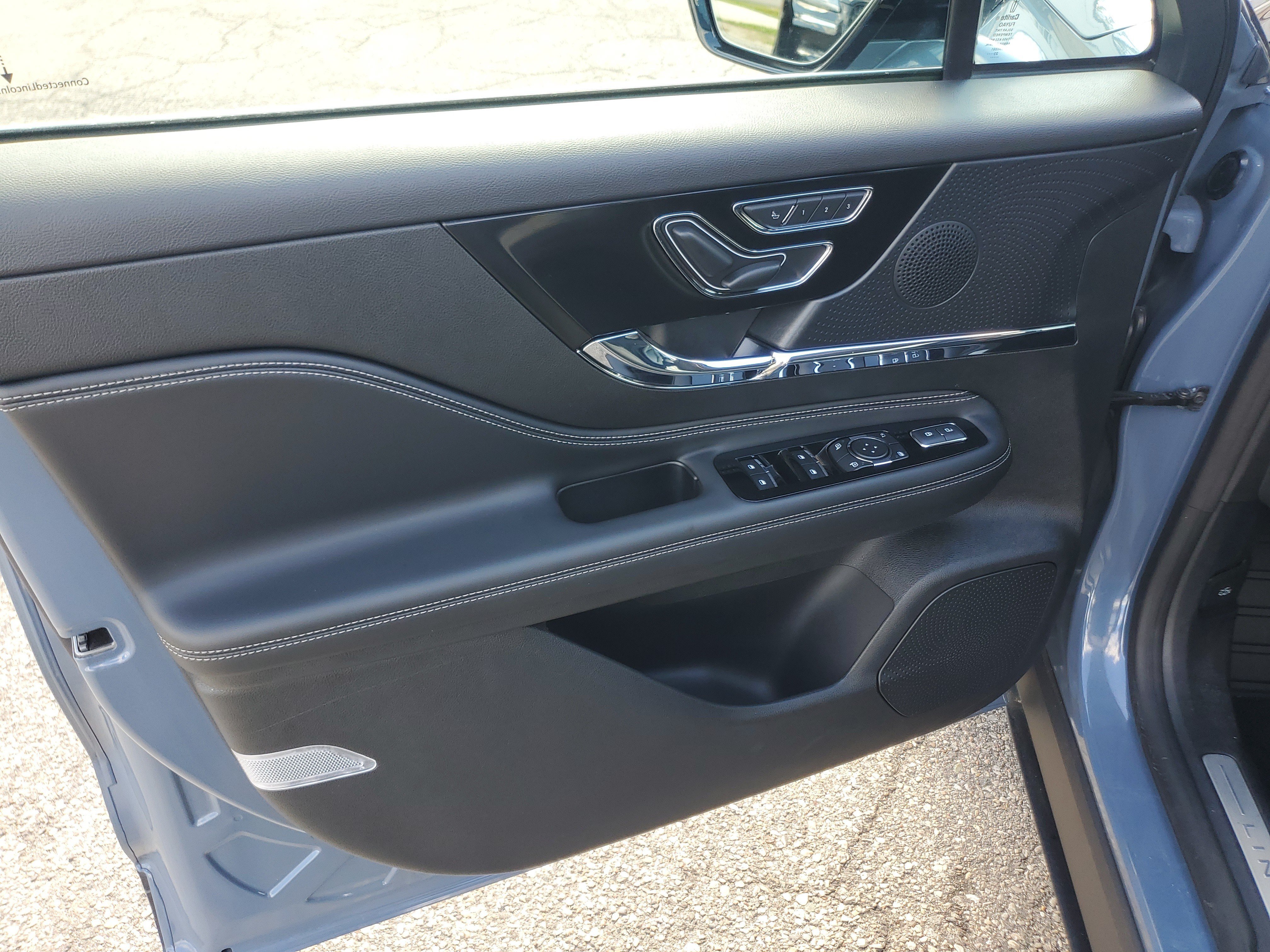 Certified 2024 Lincoln Corsair AWD w/ Equipment Group 101A image 10